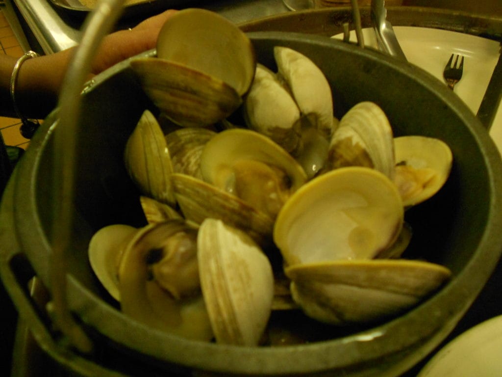 Steamed Middle Neck Clams The Whaling Company